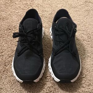 On Running Men’s Cloud Shoes Size 8